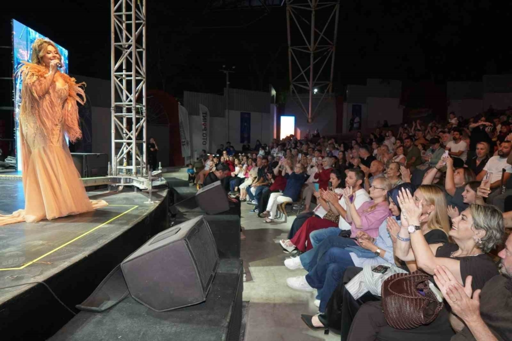 Aslı Hünel’den Bursa’da müzik ziyafeti