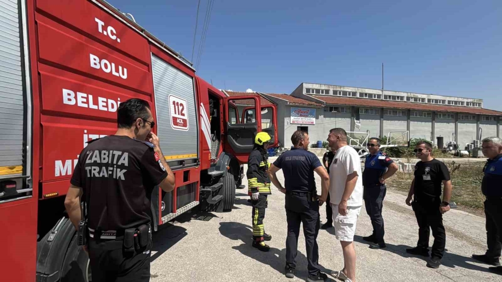 Mantar tesisindeki ilaçlama dumanını yangın zanneden vatandaşlar ekipleri harekete geçirdi