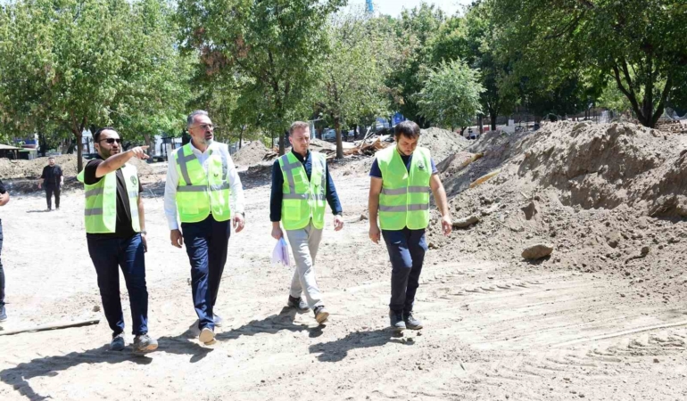 Başkan Erol, yenilenen Aile Parkı’ndaki çalışmaları inceledi