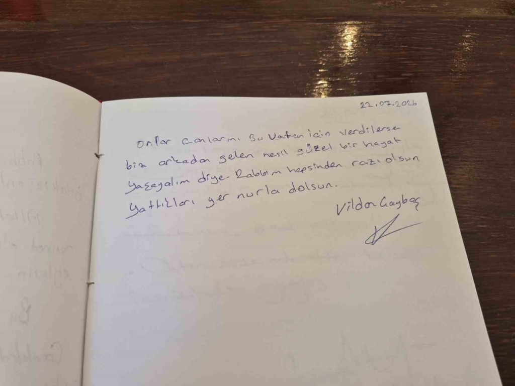 Şehitlik anı defterindeki duygusal yazılar