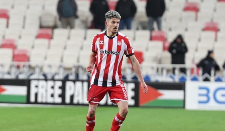 Bursaspor, Sivassporlu stoper Emirhan Başyiğit’i transfer etti
