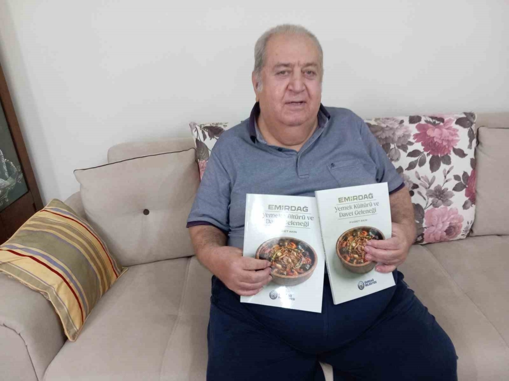‘Emirdağ yemek kültürü ve davet geleneği’ adlı örnek kitabı Eskişehir’de yayımlandı