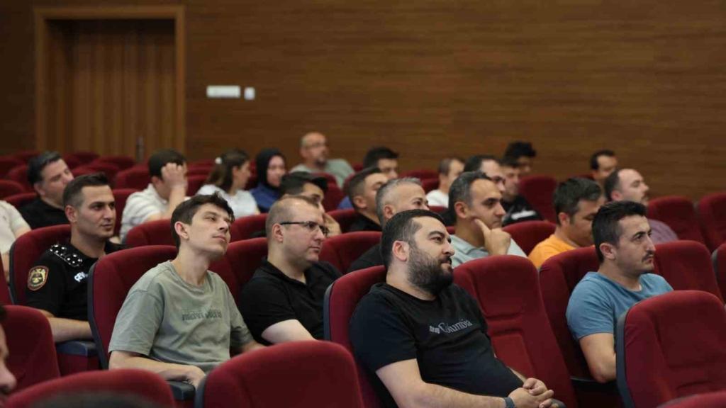 Kütahya’da İl Emniyet Müdürlüğü personeline etkili iletişim eğitimi