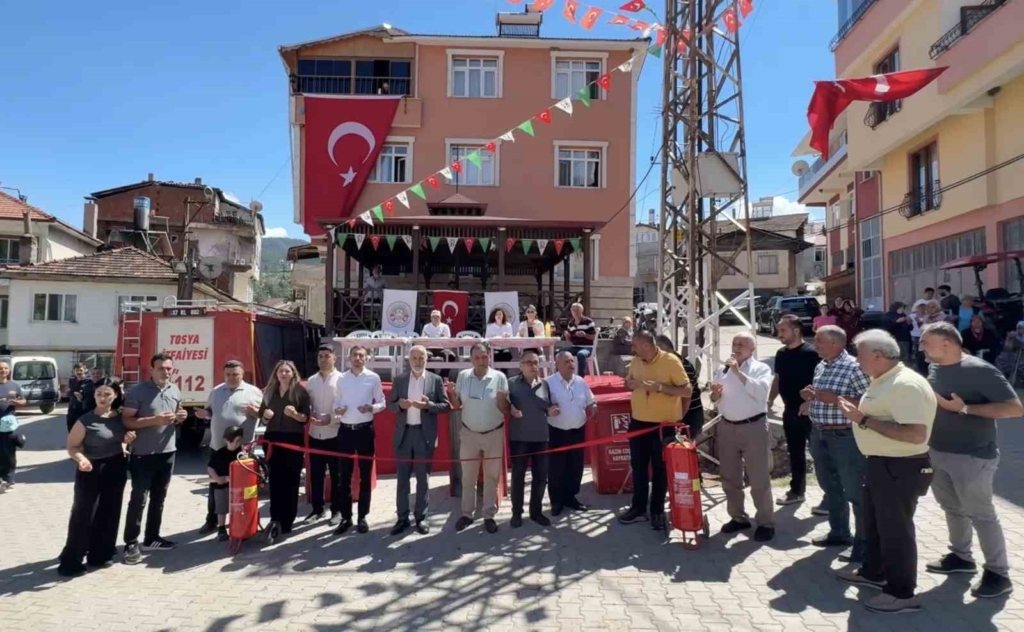 Köyde kendi yangın söndürme sistemini kurdular, itfaiyeden eğitim aldılar