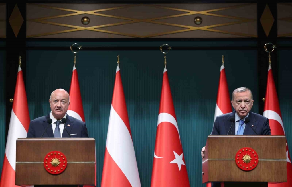 Cumhurbaşkanı Erdoğan: "(Avusturya) Ticaret hacmini inşallah bu yıl 5 milyar dolar hedefimize ulaştıracağımıza inanıyoruz"