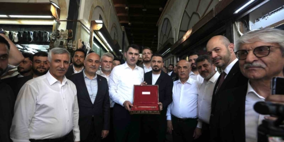 Bakan Kurum, Kahramanmaraş’ta Kapalıçarşı’yı ziyaret etti