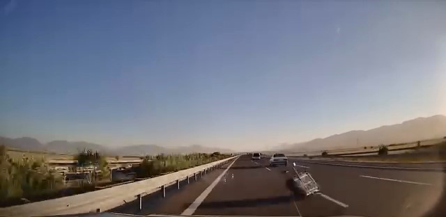 Rüzgardan uçan portbagaj faciaya neden oluyordu