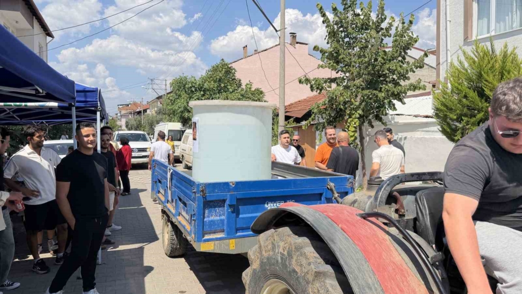 Böyle gelenek görülmedi.. Damat su tankına atıldı