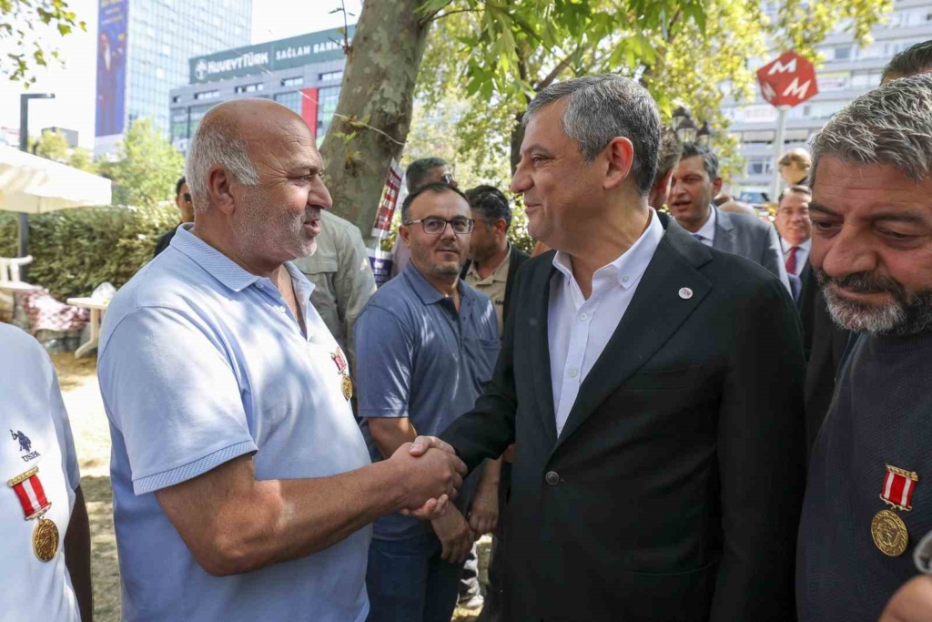 YENİ Parti Genel Başkanı Özel: "Bir daha kan akmaması için bütün düzenlemelerin demokratik zeminde yapılmasını savunuyoruz"