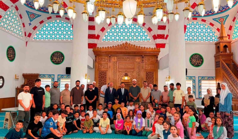 Bilecik’te öğrenciler dini bilgi yarışmasında ter döktü