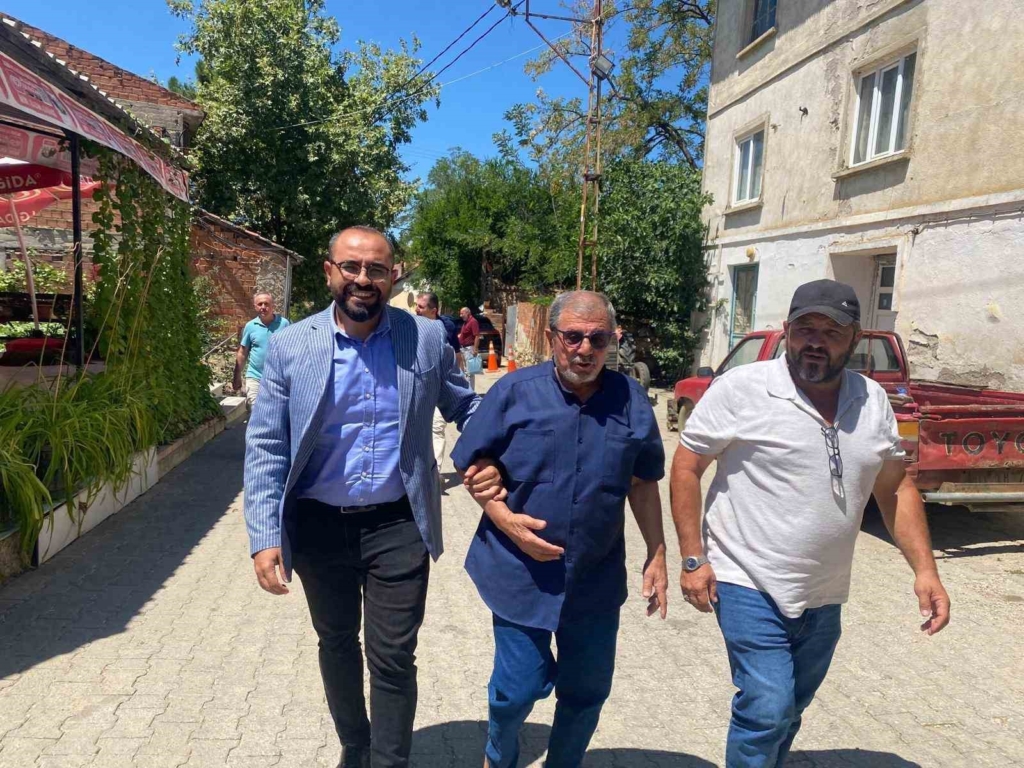 AK Parti Merkez İlçe Teşkilatı Yeniköy’de vatandaşlarla buluştu