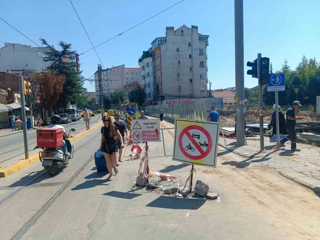 Halkevi inşaat bölgesinde ulaşım kargaşası