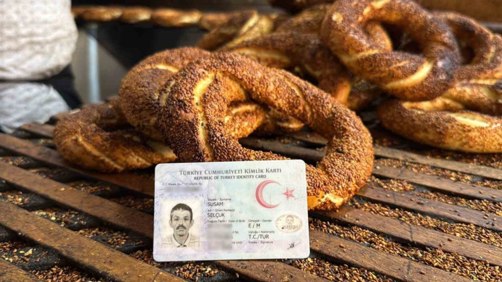 Eskişehir’de soyadıyla mesleği özdeşleşen simit ustası