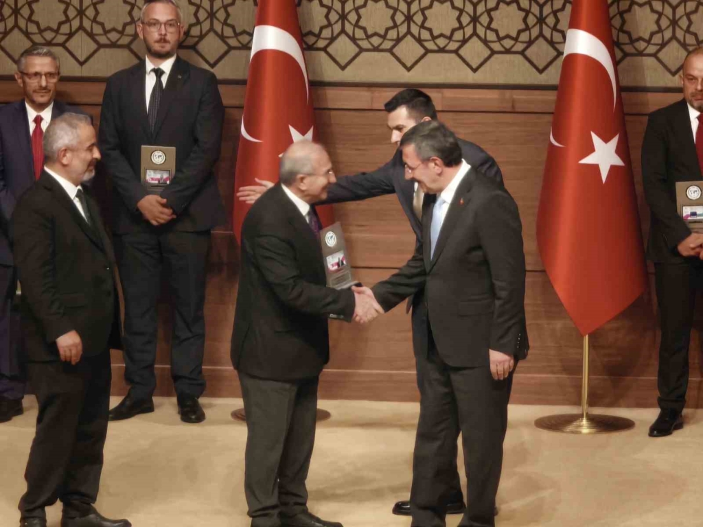 Cumhurbaşkanı Yardımcısı Yılmaz: "İsimlerimiz farklı olabilir ama hepimizin soyadı Türkiye Cumhuriyeti’dir"