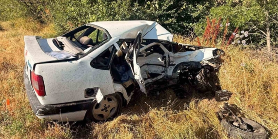 Otomobillerin çarpıştığı kazada bir kişi öldü 3 kişi yaralandı