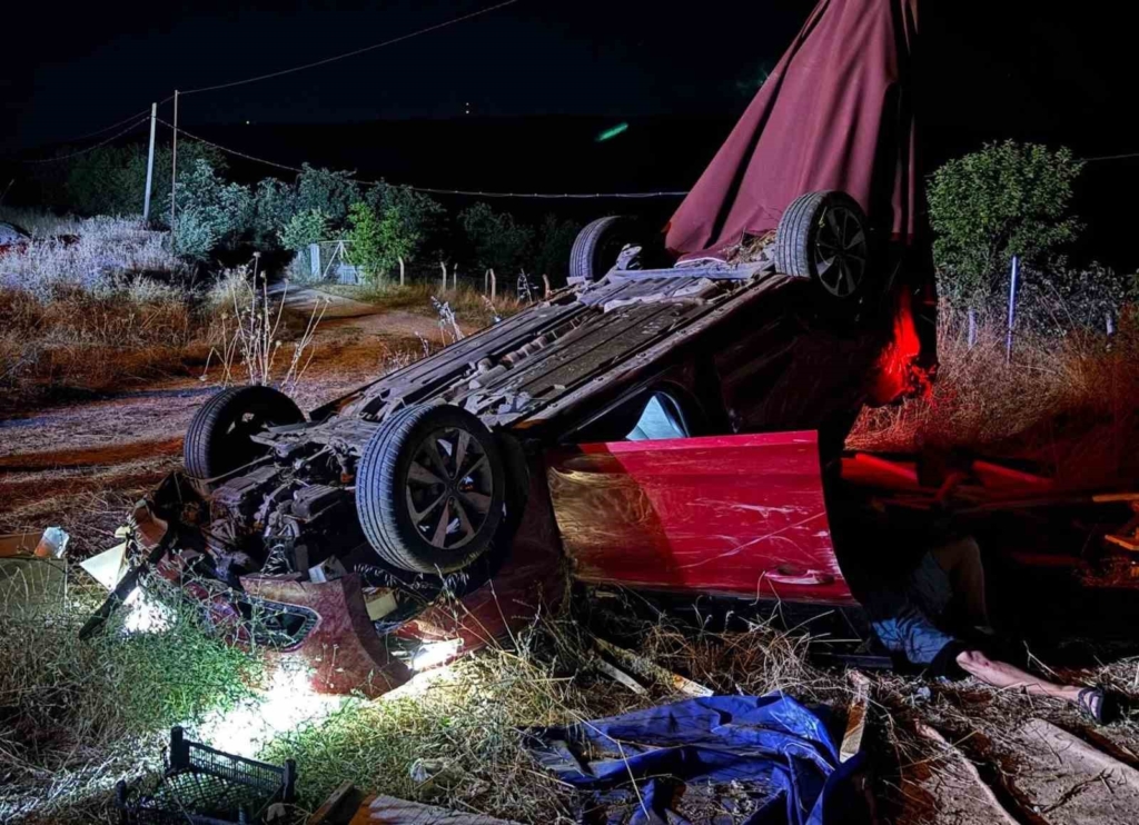 İnegöl’de otomobil şarampole yuvarlandı: 3 yaralı