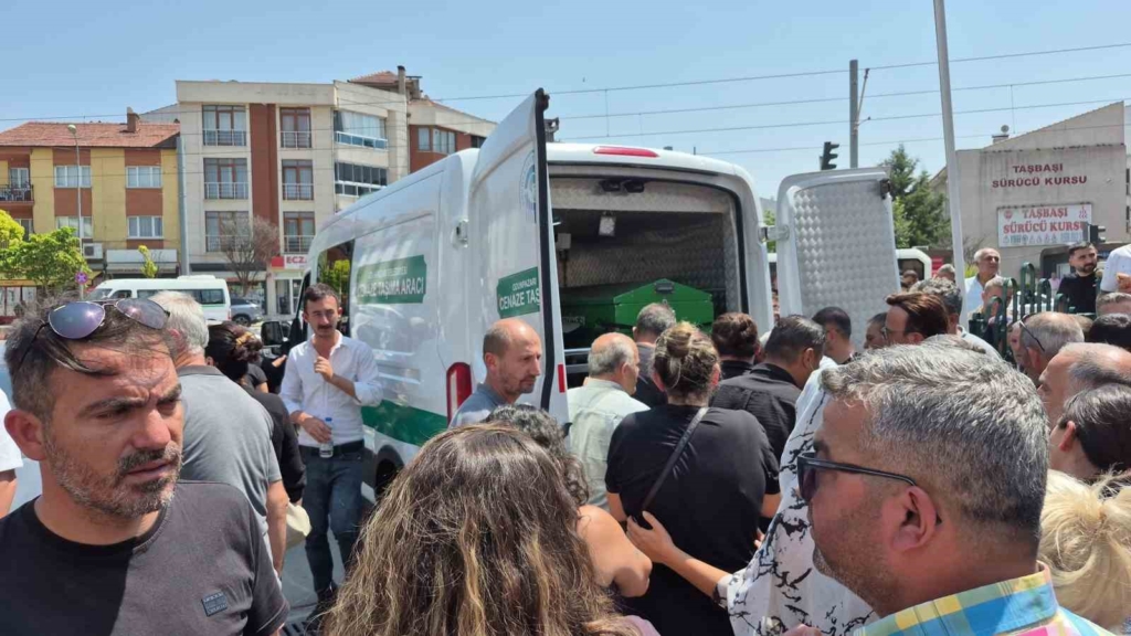 Feci kazada can veren kadın son yolculuğuna uğurlandı