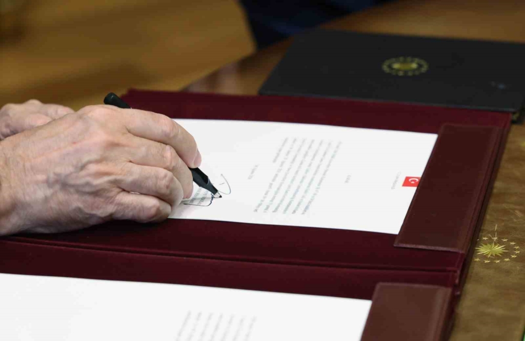 Cumhurbaşkanı Erdoğan YAŞ kararlarını imzaladı