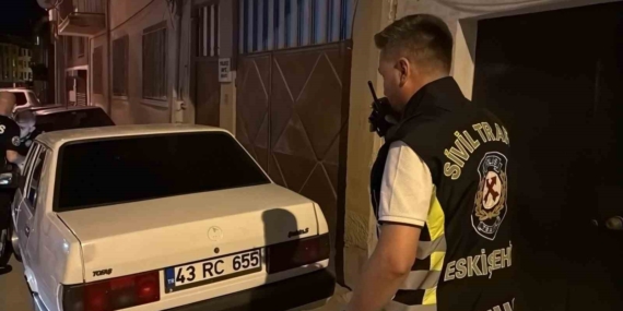 Drift sonrası polisten yaya kaçan ehliyetsiz sürücüye 690 bin TL ceza kesildi