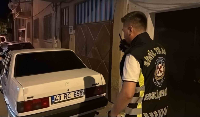 Drift yapan ehliyetsiz sürücü polisten yaya kaçtı, 690 bin TL ceza kesildi