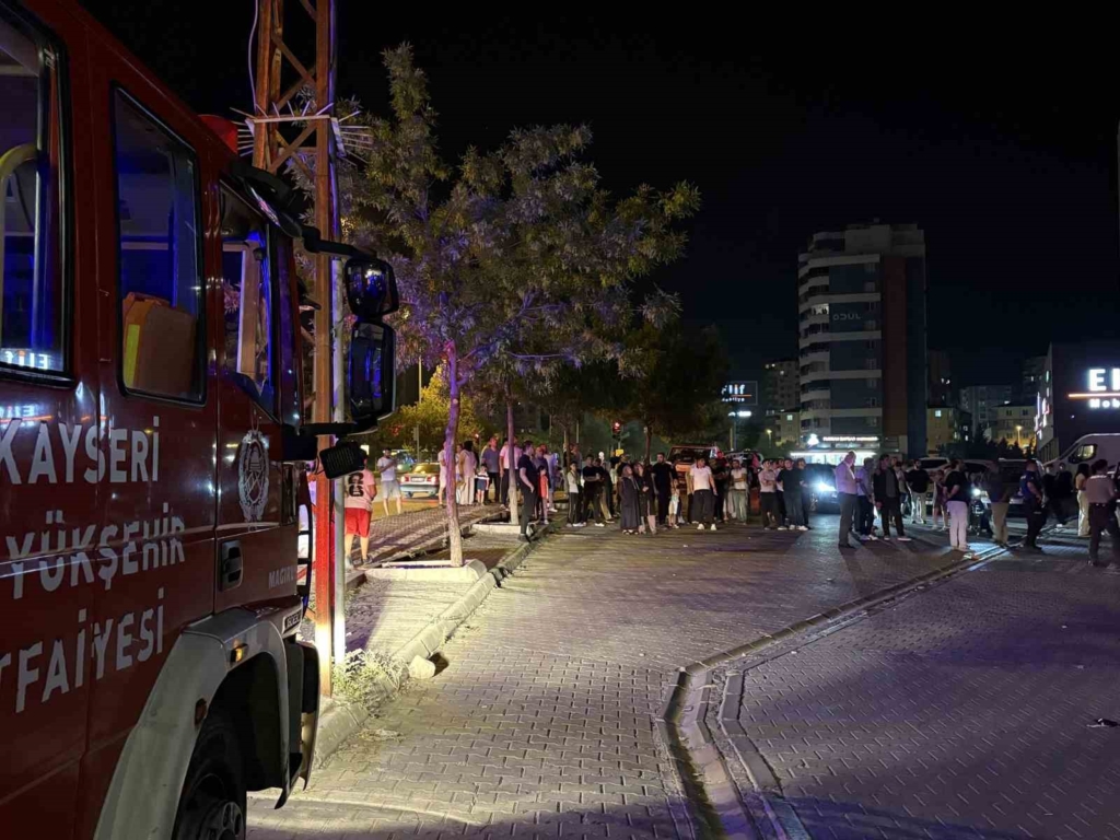 Kayseri’de 13. katta yangın: Balkondan düşen ev sahibi hayatını kaybetti