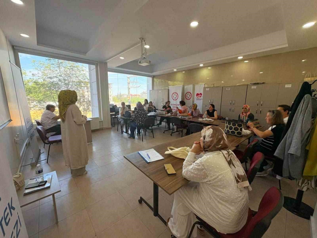 ADEM ve SODAM kursiyerlerine değerler eğitimi verildi