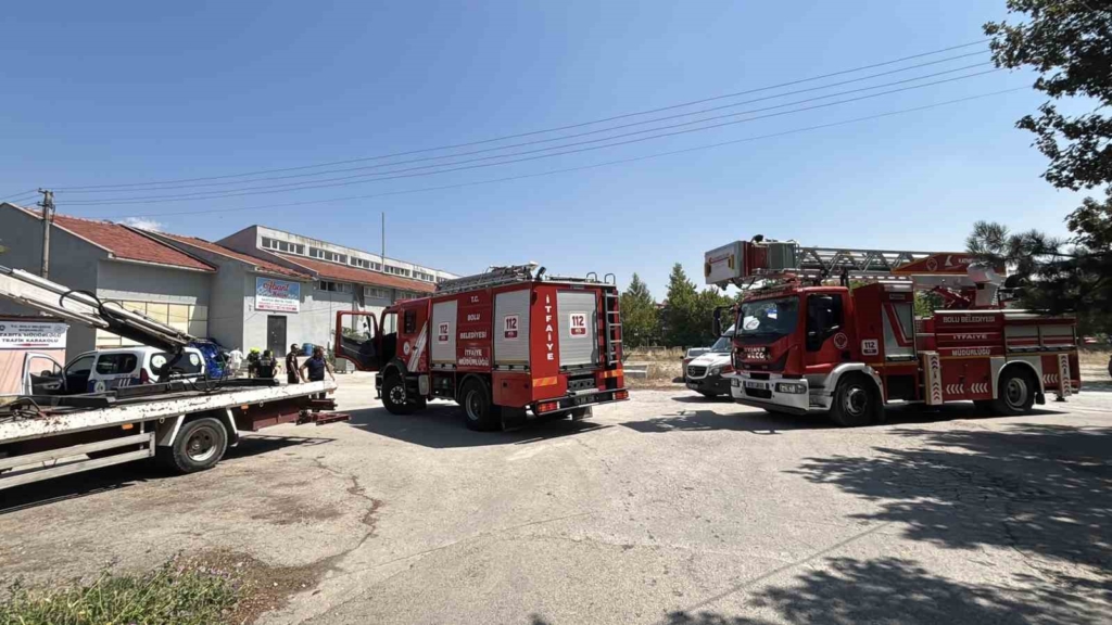 Mantar tesisindeki ilaçlama dumanını yangın zanneden vatandaşlar ekipleri harekete geçirdi