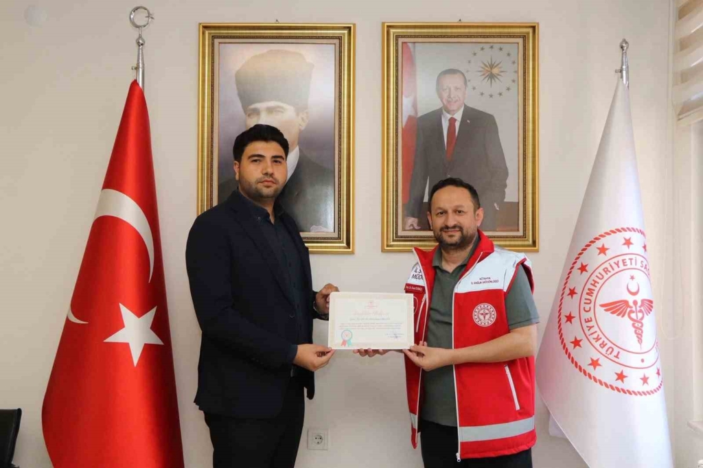 Kazada hayat kurtaran sağlıkçılar ödüllendirildi