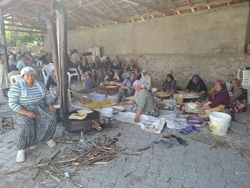 Gemiç mahallesi sakinlerinin geleneksel hale getirdikleri Gözleme Günü