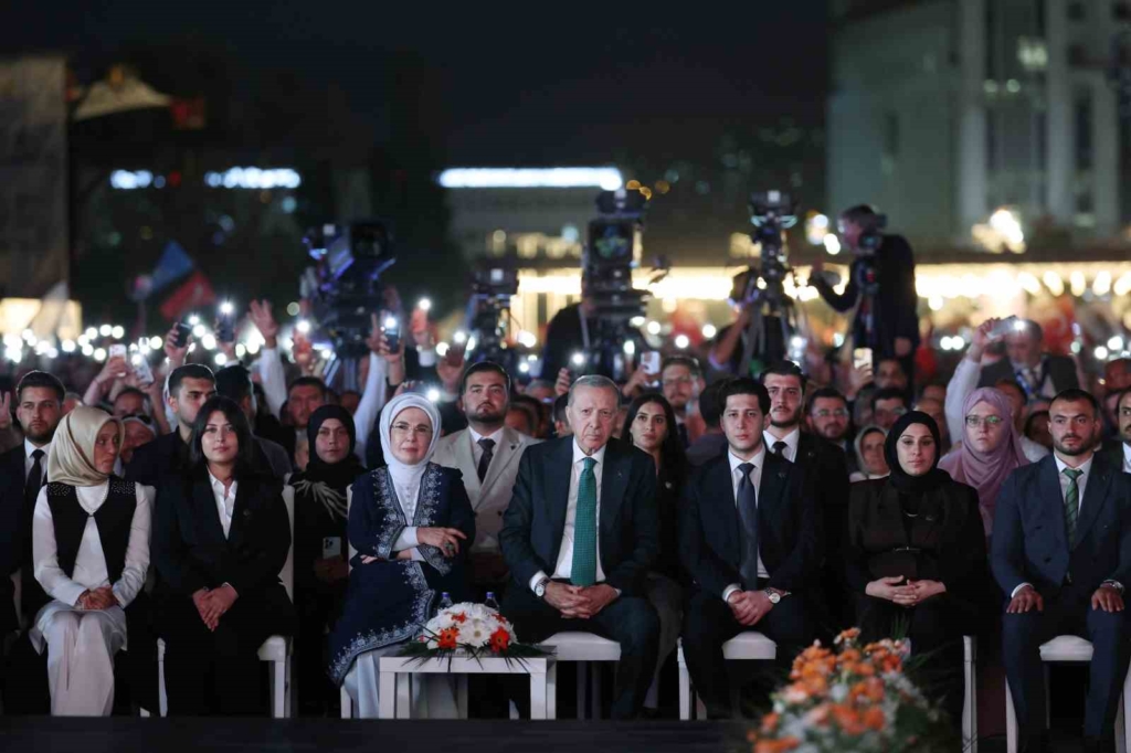 Cumhurbaşkanı Erdoğan: "Allah ömür ve sağlık verirse daha nice yıllar Türkiye’ye hizmet mücadelesi içinde olacağım"