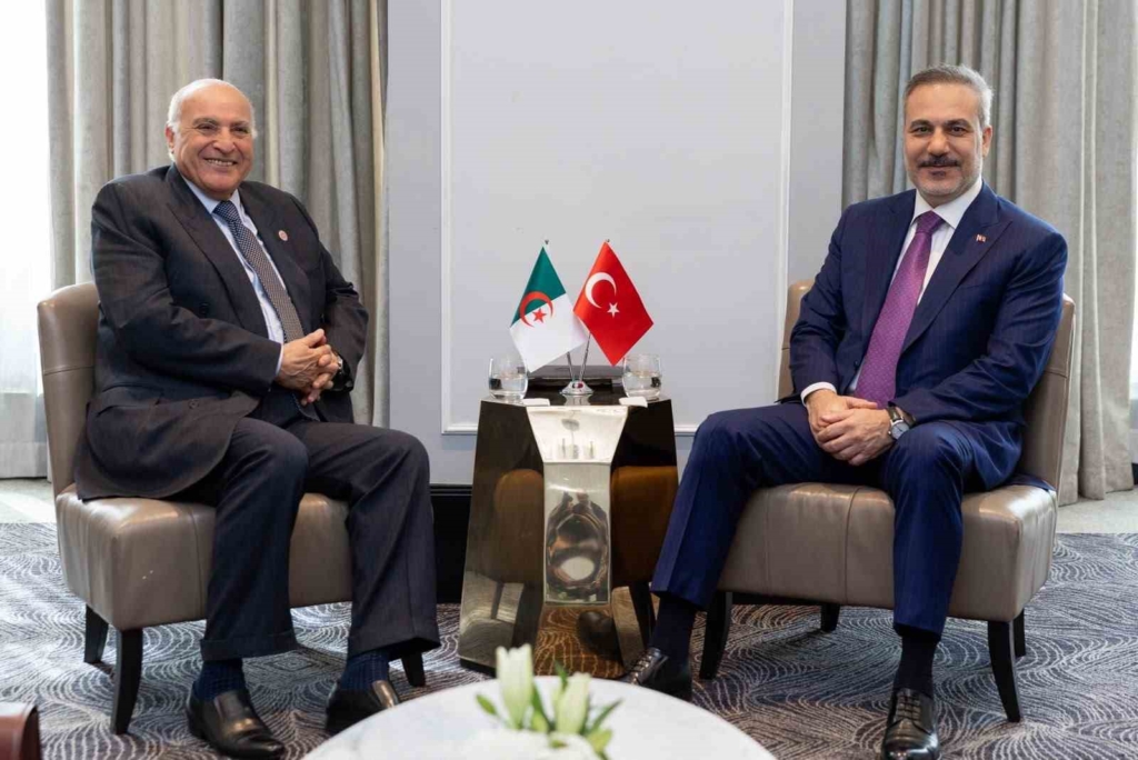 Bakan Fidan, Cezayirli mevkidaşı Attaf ile görüştü