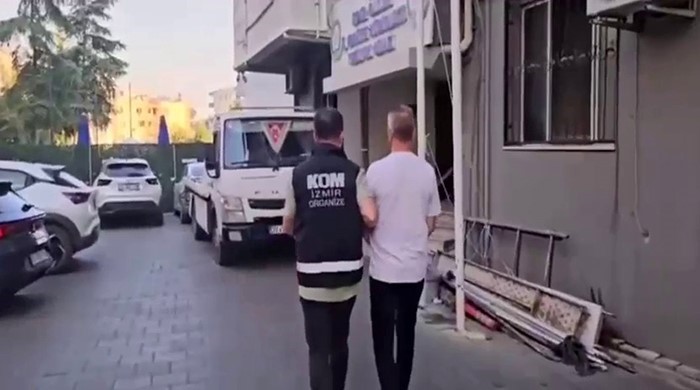 İzmir’de suç örgütü propagandası operasyonunda 3 tutuklama