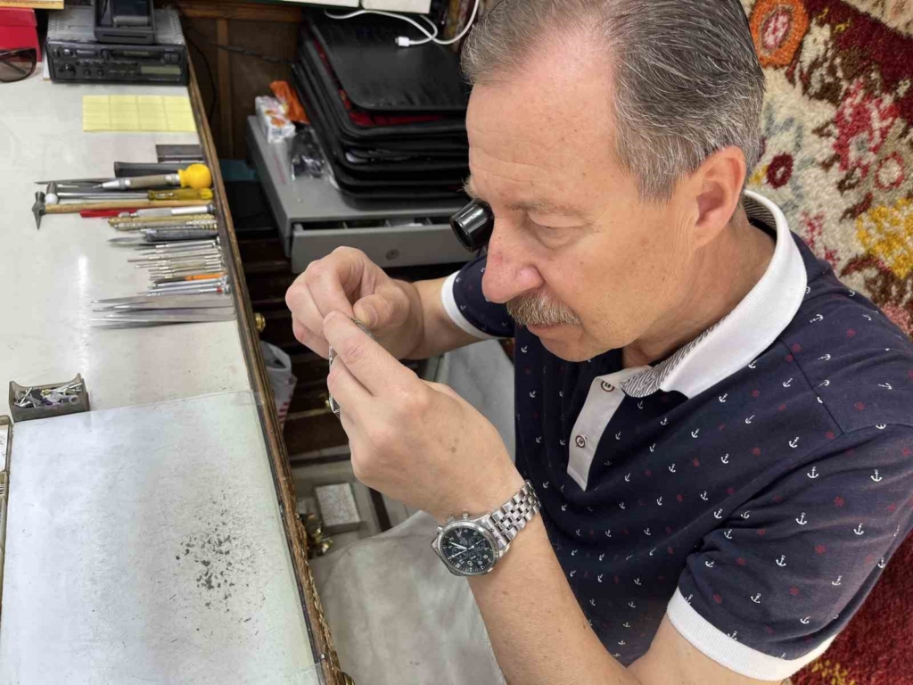 Saat tamirciliği teknolojiye yenik düşüyor