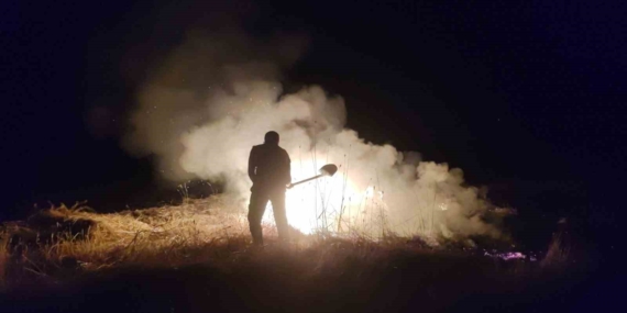 Sivas’ta buğday tarlasında yangın: 20 dönüm alan küle döndü