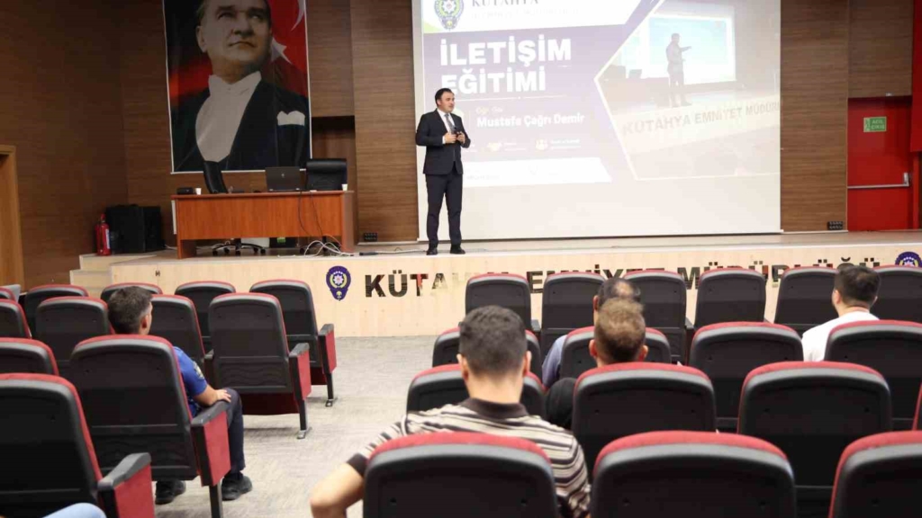 Kütahya’da İl Emniyet Müdürlüğü personeline etkili iletişim eğitimi