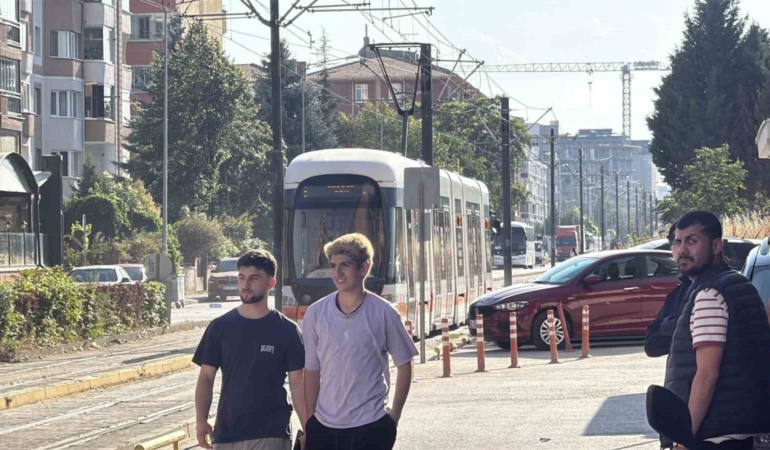 Eskişehir’de tramvayın çarptığı yaya yaralandı