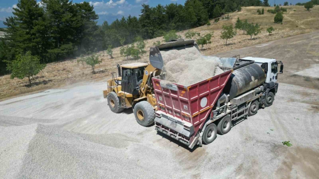 Kestel’de yollar yenilenip genişletiliyor