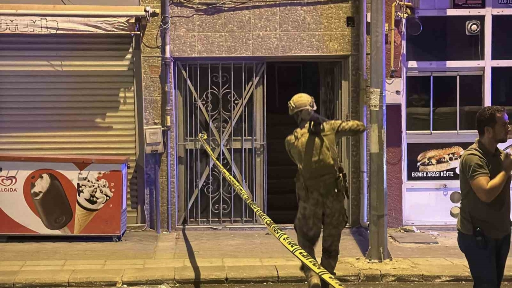 Çatıdan çatıya dolaştı, polisi saatlerce uğraştırdı