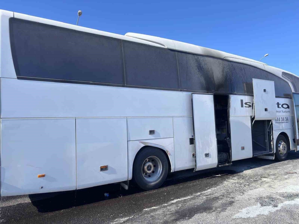 Eskişehir’de yolcu otobüsünde yangın çıktı, yolcular son anda tahliye edildi