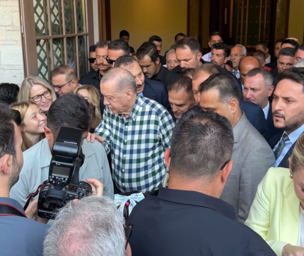 Cumhurbaşkanı Erdoğan, Marmaris’te vatandaşlarla buluştu