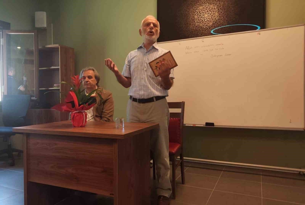 Prof. Dr. Mustafa Kara’nın kitap sergisine yoğun ilgi