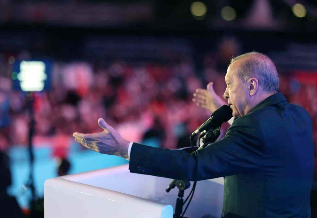 Cumhurbaşkanı Erdoğan: "Allah ömür ve sağlık verirse daha nice yıllar Türkiye’ye hizmet mücadelesi içinde olacağım"