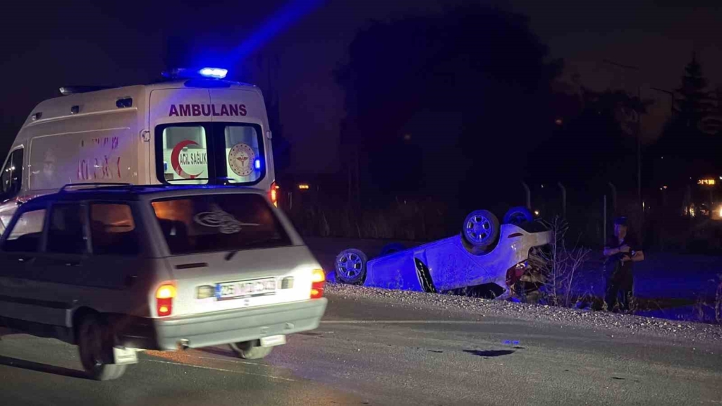 Eskişehir’de ’çarpıp kaçtı’ iddiası: Takla atan otomobildeki 2 kişi yaralı