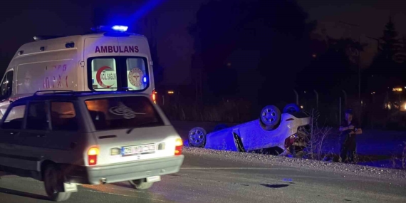 Eskişehir’de ’çarpıp kaçtı’ iddiası: Takla atan otomobildeki 2 kişi yaralı