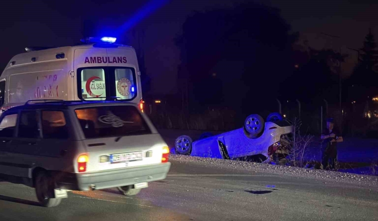 Eskişehir’de çarpıp kaçtığı iddia edilen araç kazaya neden oldu: 2 yaralı