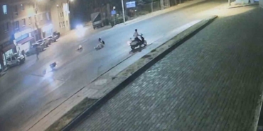 Motosikletin çarptığı 16 yaşındaki kız yoğun bakımda, acılı baba yola çözüm bekliyor