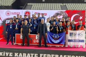 Büyükşehir sporcuları madalyaları topluyor