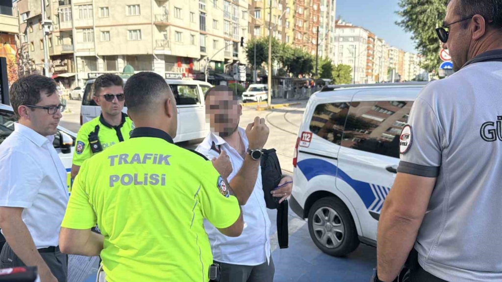 Eskişehir’de tramvayın çarptığı yaya yaralandı