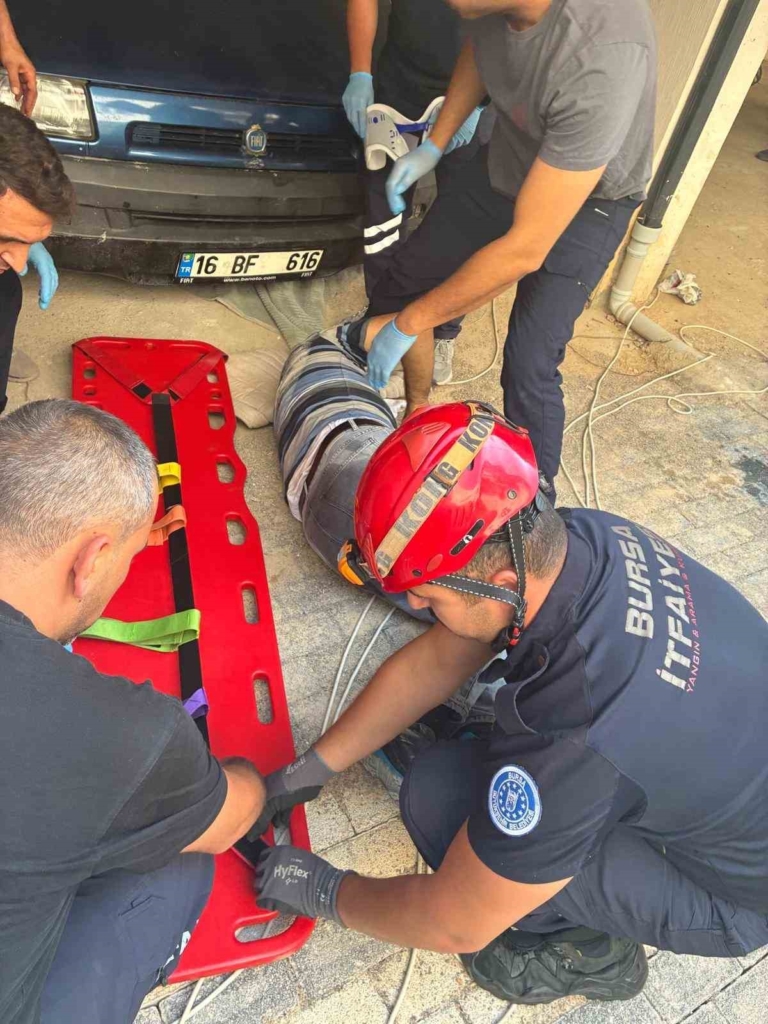 Krikodan kayan aracın altında kalan şahıs ağır yaralandı