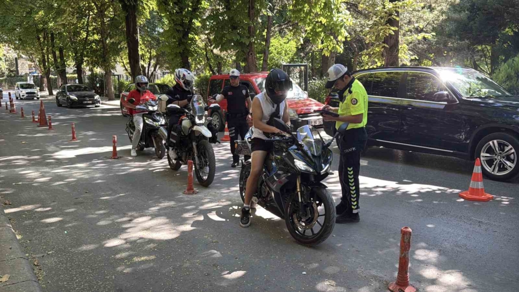 Eskişehir’de motosiklet denetimde 600 bin TL ceza kesildi